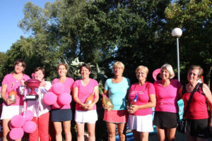 Ladies-Cup-Sieger 2018: Die vier Spielerinnen des TC Babcock (links) setzten sich im Finale gegen die Damen des Buschhausener TC (rechts) durch. Foto: Sportfreunde Königshardt 1930 e.V.